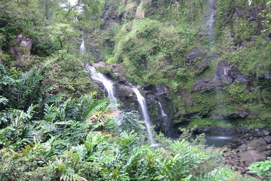 ../image/maybe waikani falls.jpg